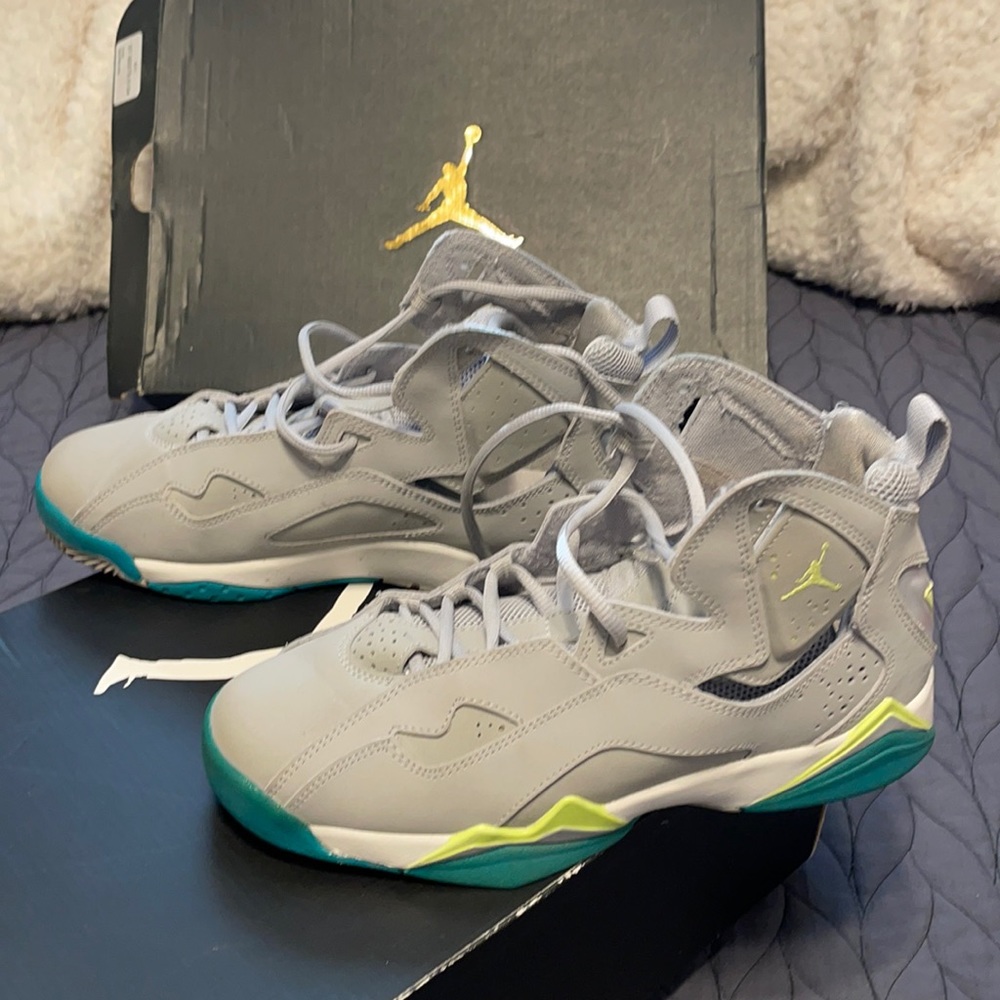 Jordan true flight GG